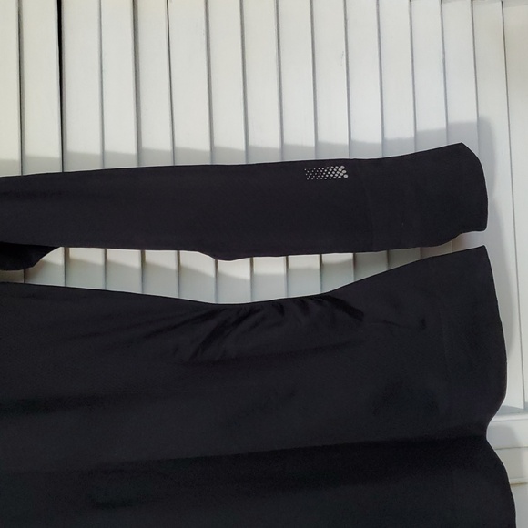 ATHLETA Long Sleeve Athletic Top - Picture 2 of 11